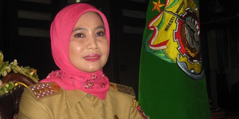 Bupati Kendal Jawa Tengah, Widya Kandi Susanti (K9-11)