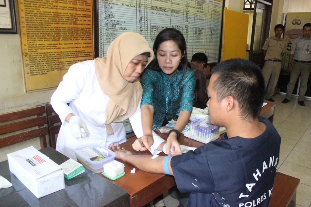 Salah seorang tahanan Polres Klaten cek HIVAIDS | Timlo