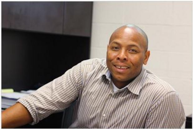 Blanton Tolbert, an assistant professor of chemistry at Case Western Reserve University and a member of CWRU's Center for AIDS Research, is one of 12 recipients of a new grant from amfAR, The Foundation for AIDS Research. (CWRU)